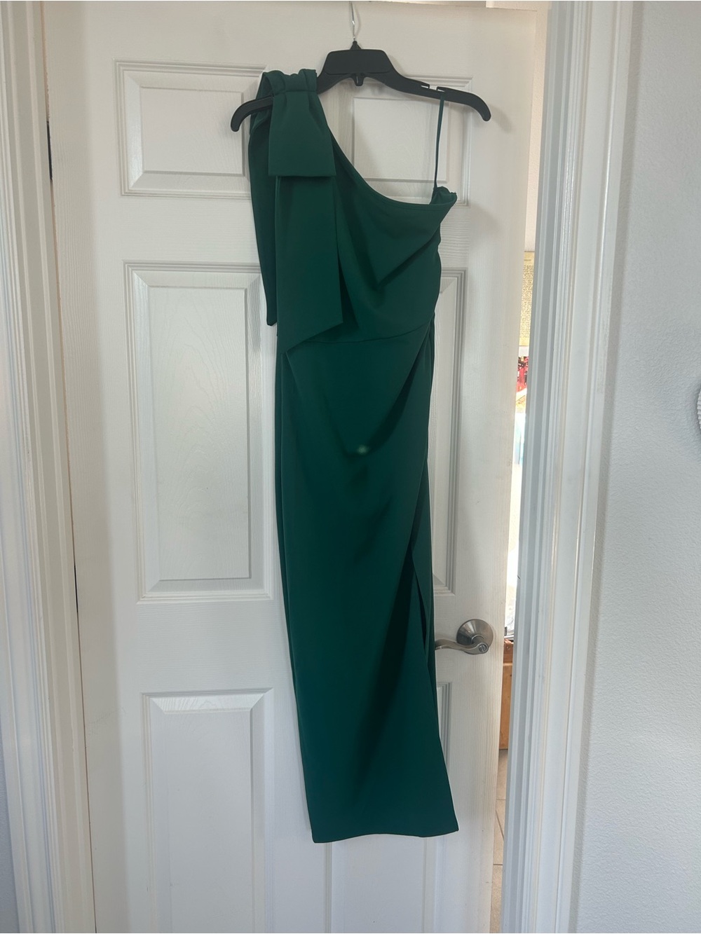 Chic One-Shoulder Dark Green Formal Dress with Bow Detail